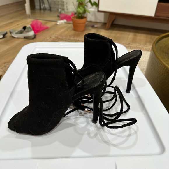 Heeled booties with straps - Picture 4 of 4